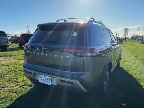 Used 2025 Nissan Pathfinder SL w/ SL Premium Package image 7