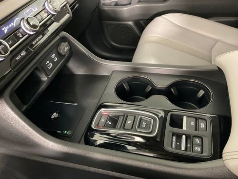 Used 2024 Honda Pilot EX-L image 19