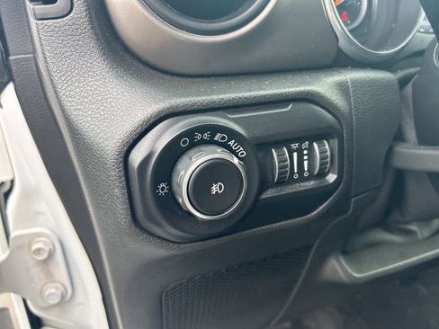 Used 2018 Jeep Wrangler Unlimited Sport S image 35