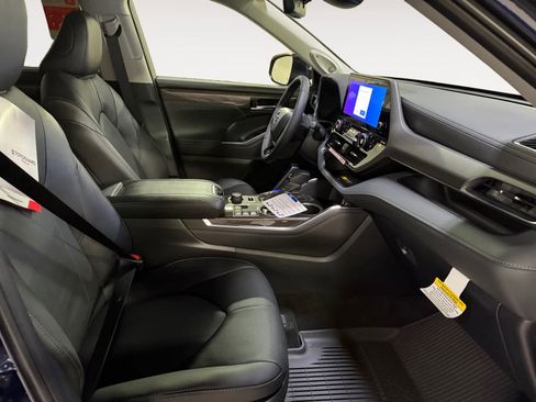 New 2026 Toyota Highlander Limited AWD/4WD image 19