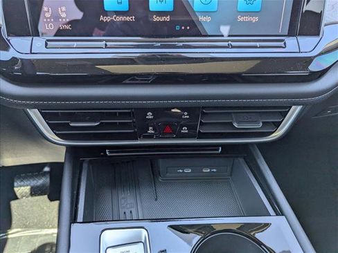 New 2026 Volkswagen Atlas SE FWD image 19