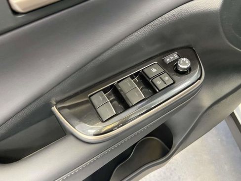 Used 2025 Toyota Crown Signia w/ Advanced Technology Package image 21