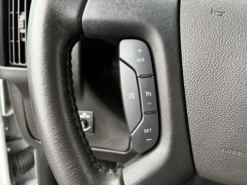 Used 2022 Chevrolet Express 2500 w/ Driver Convenience Package RWD image 34