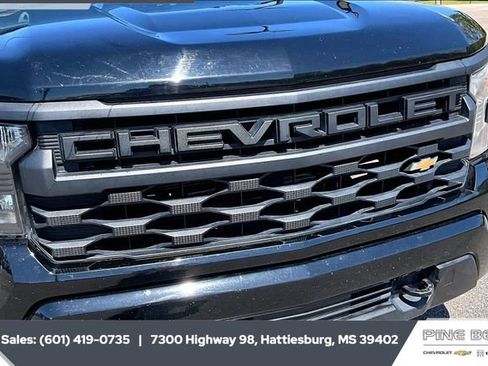Used 2023 Chevrolet Silverado 1500 Custom image 22