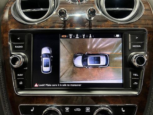 Used 2019 Bentley Bentayga image 41
