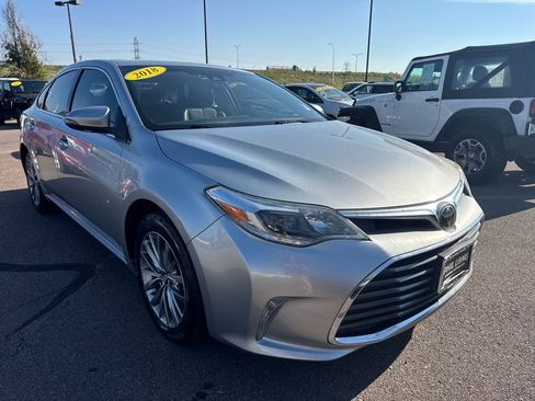 Used 2018 Toyota Avalon Limited w/ All Weather Liner Package image 5