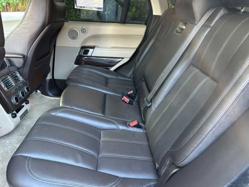 Used 2016 Land Rover Range Rover HSE image 30
