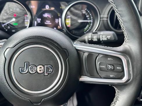 Used 2023 Jeep Wrangler Unlimited Sahara w/ Cold Weather Group AWD/4WD image 23
