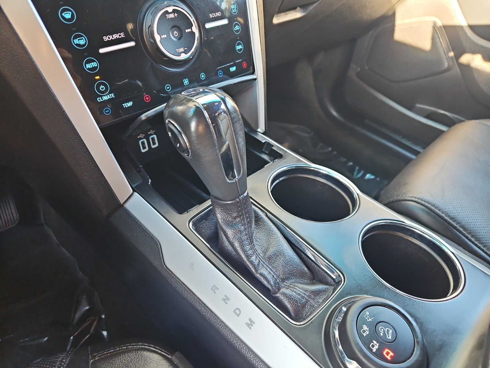 Used 2014 Ford Explorer Limited w/ Equipment Group 302A AWD/4WD image 26