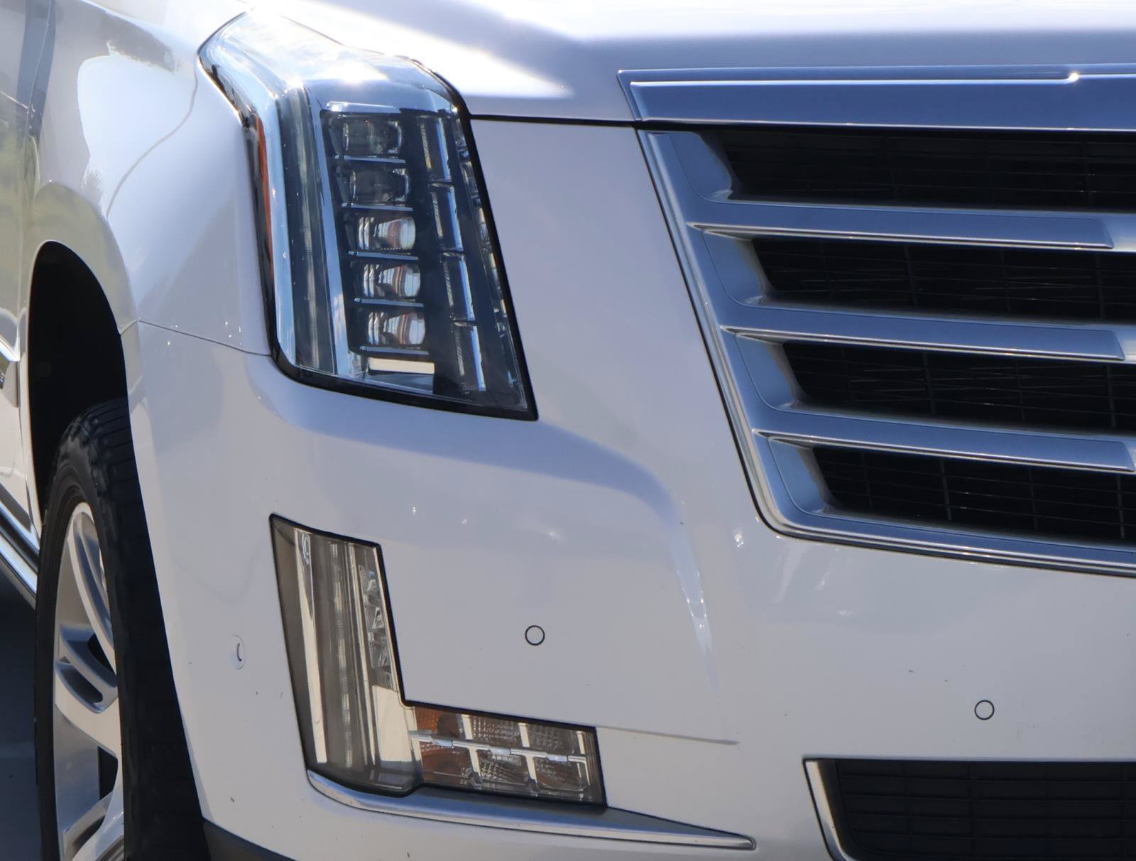 Used 2017 Cadillac Escalade ESV Premium Luxury RWD image 9