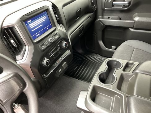 Used 2020 Chevrolet Silverado 1500 Custom w/ Custom Value Package AWD/4WD image 15