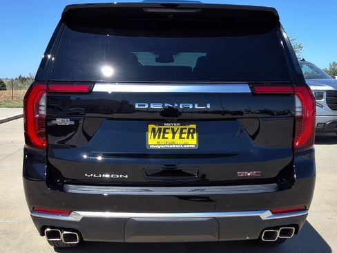 New 2026 GMC Yukon Denali image 7