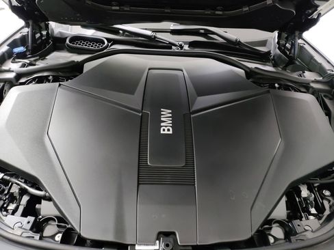 Used 2025 BMW i7 eDrive50 w/ M Sport Package RWD image 22