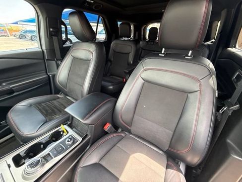 Used 2024 Ford Explorer ST-Line w/ Class IV Trailer Tow Package AWD/4WD image 17