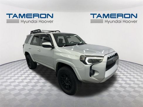 Used 2018 Toyota 4Runner SR5 Premium image 7