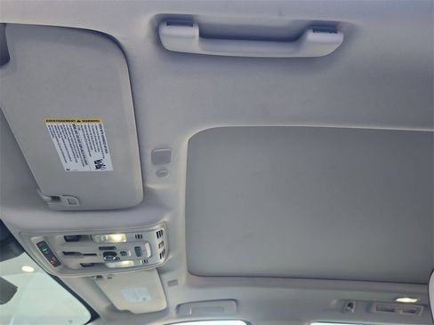 Used 2021 GMC Yukon Denali w/ Denali Ultimate Package image 19