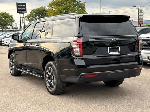 Used 2021 Chevrolet Suburban Z71 w/ Z71 Signature Package image 4
