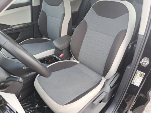 Certified 2025 Volkswagen Taos S FWD image 15