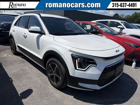 Used 2024 Kia Niro EX w/ EX Cold Weather Package FWD image 1
