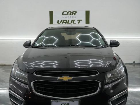 Used 2016 Chevrolet Cruze LT FWD image 2
