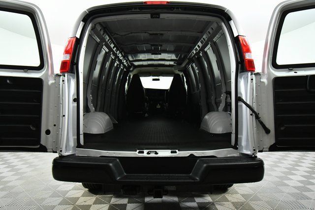 New 2025 Chevrolet Express 3500 Extended RWD image 26