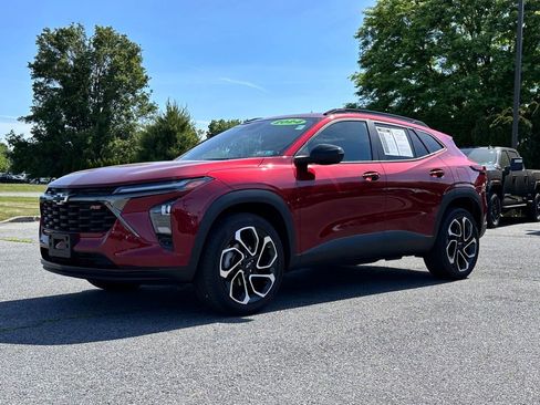 Certified 2024 Chevrolet Trax RS FWD image 2