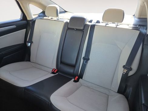 Used 2019 Ford Fusion SE w/ Equipment Group 151A image 13