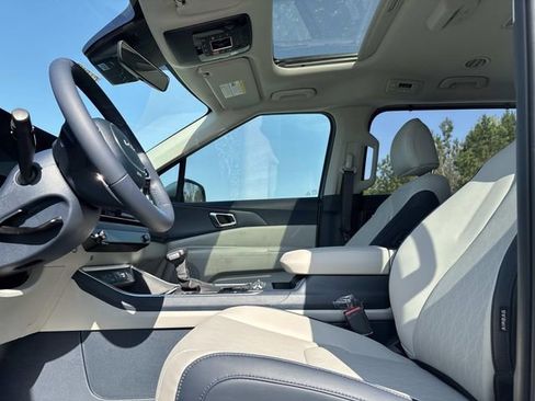 New 2026 Kia Carnival SX image 28