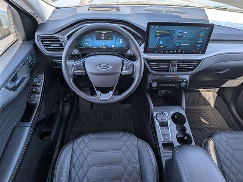 Used 2023 Ford Escape Platinum w/ Premium Technology Package image 11