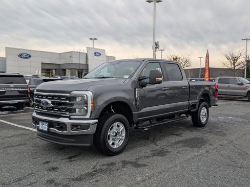 New 2026 Ford F250 XLT w/ XLT Premium Package image 4
