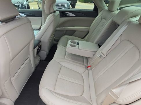 Used 2019 Lincoln MKZ Reserve FWD image 9