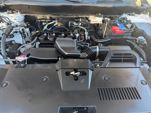 Used 2023 Honda CR-V EX image 8