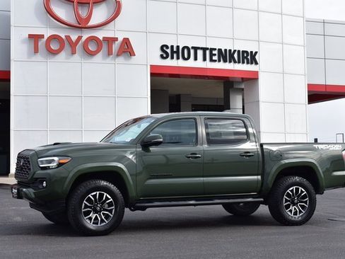 Used 2021 Toyota Tacoma TRD Sport w/ TRD Premium Sport Package image 1