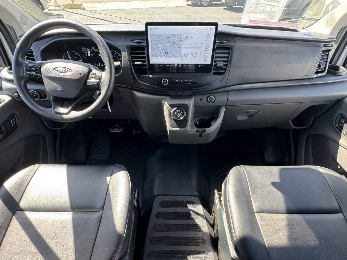 Used 2022 Ford E-Transit Low Roof RWD image 20