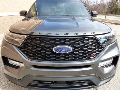 Used 2020 Ford Explorer ST w/ ST Street Pack image 12