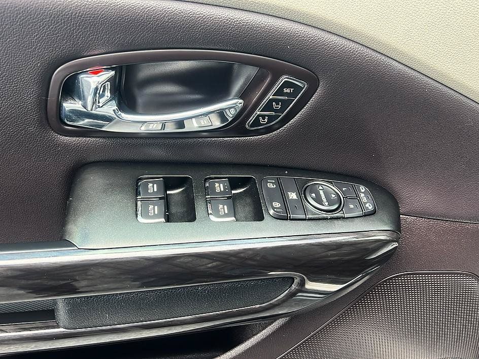 Used 2016 Kia Sedona SX Limited FWD image 24