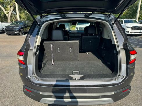 Used 2025 Honda Pilot EX-L image 8