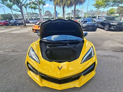 Used 2025 Chevrolet Corvette Z06 RWD image 9