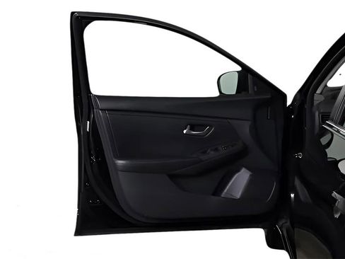 Used 2023 Nissan Sentra S FWD image 9