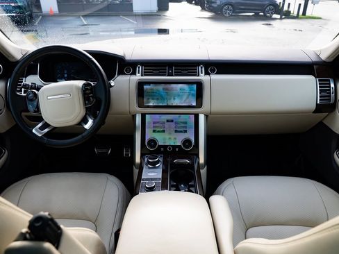 Used 2021 Land Rover Range Rover Westminster Edition image 8