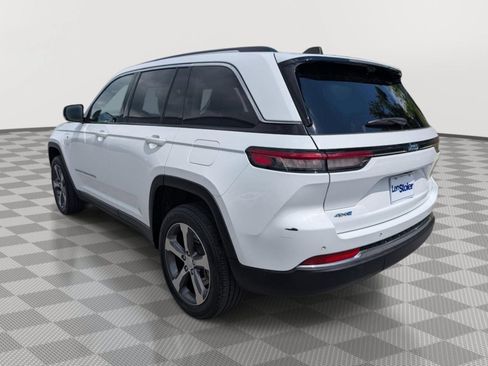 Used 2022 Jeep Grand Cherokee Limited 4xe w/ Luxury Tech Group II AWD/4WD image 3