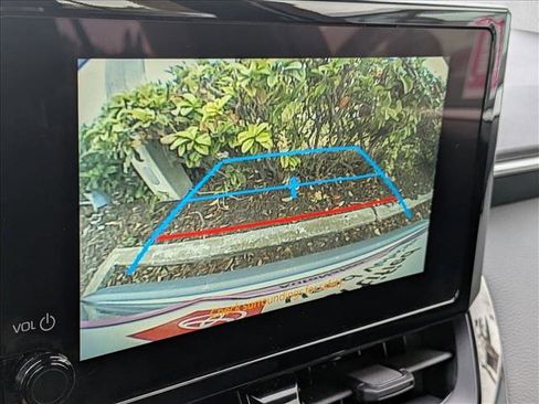 Used 2025 Toyota Corolla LE image 13