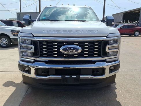 Used 2025 Ford F350 Lariat w/ Lariat Ultimate Package AWD/4WD image 3