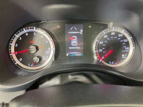Used 2022 Toyota Highlander LE FWD image 39