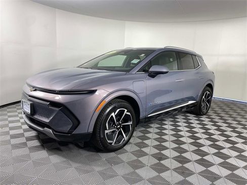 Used 2024 Chevrolet Equinox EV LT image 4