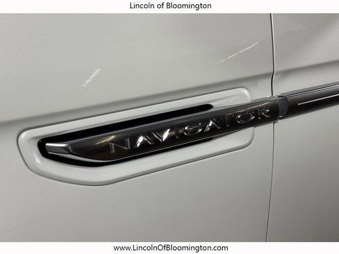 Used 2021 Lincoln Navigator L Reserve w/ Luxury Package image 16