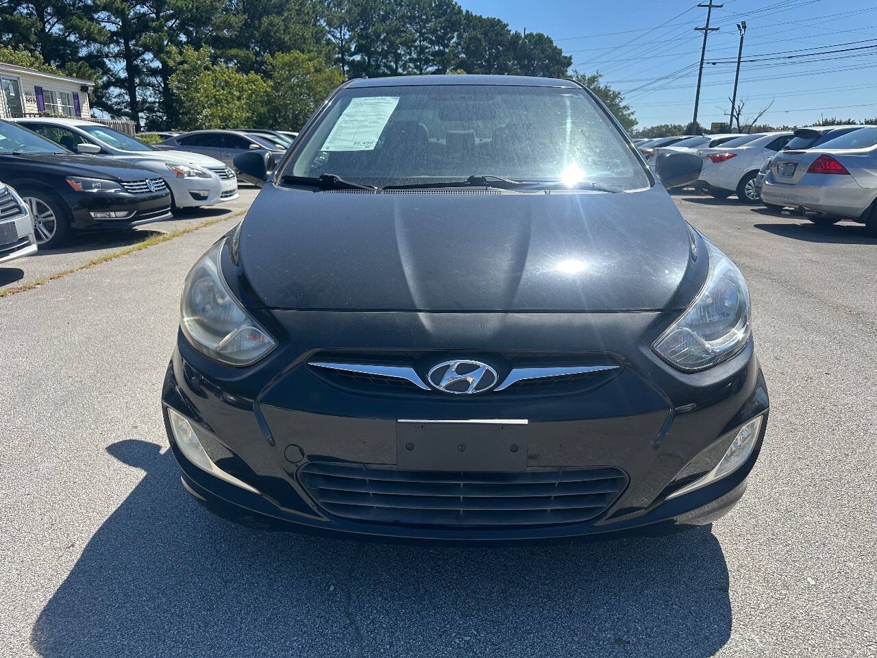 Used 2012 Hyundai Accent GLS w/ Premium Pkg 3 FWD image 3
