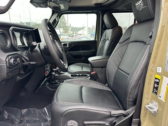 Used 2025 Jeep Wrangler Unlimited Rubicon AWD/4WD image 9