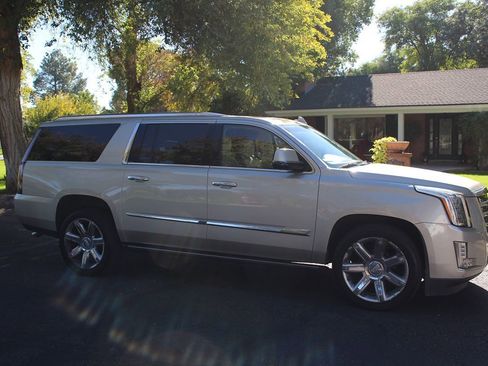 Used 2015 Cadillac Escalade ESV Premium image 68