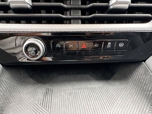 Used 2026 Ford Explorer Active AWD/4WD image 25